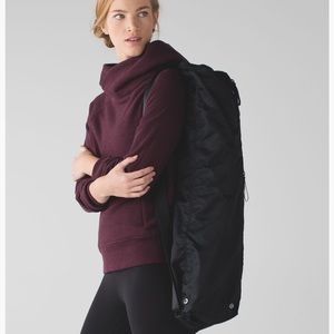 Lululemon convertible Yoga Bag Black.